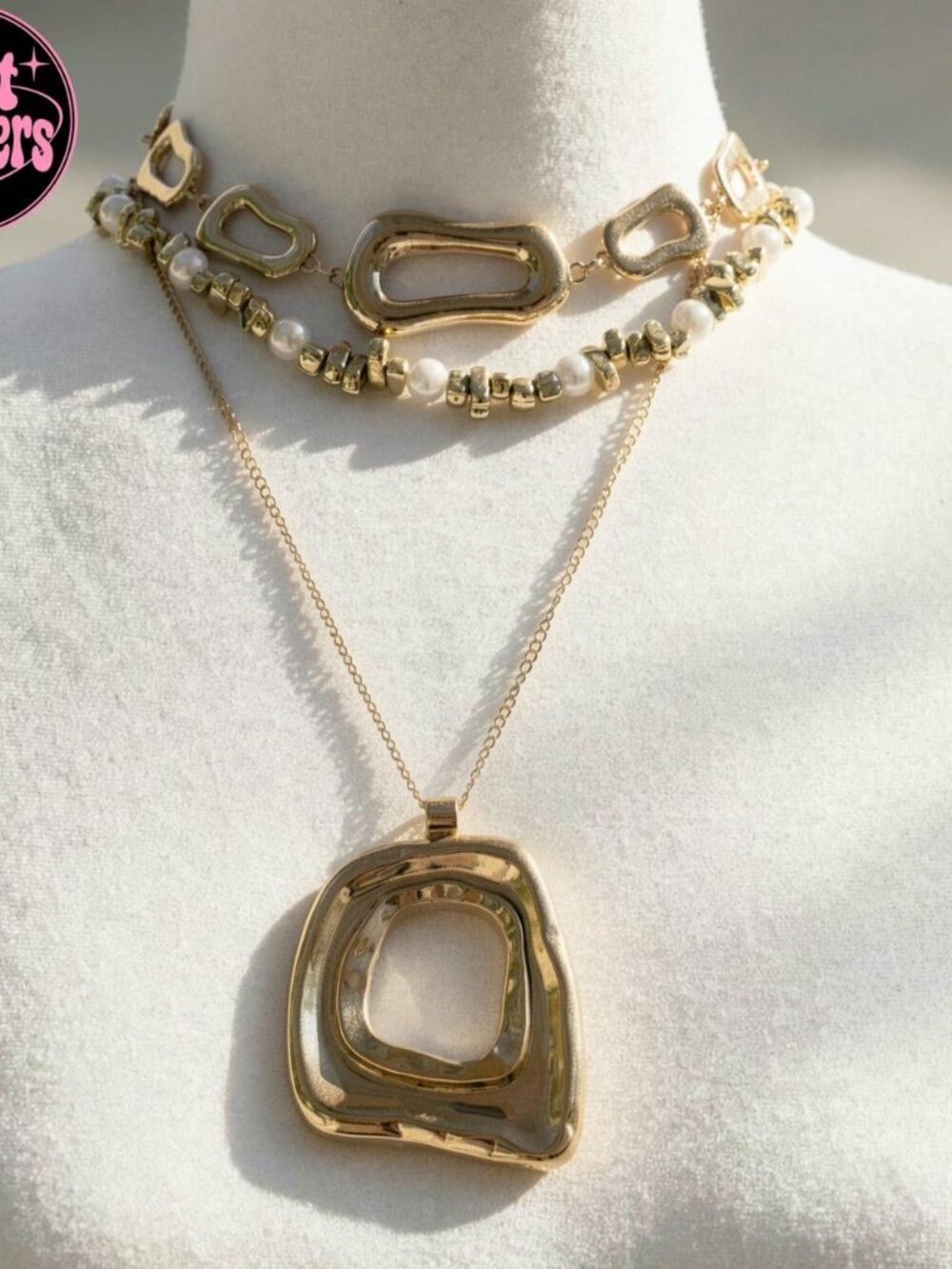 Y2K 2000s style 3 pcs set Gold and white pearl necklace